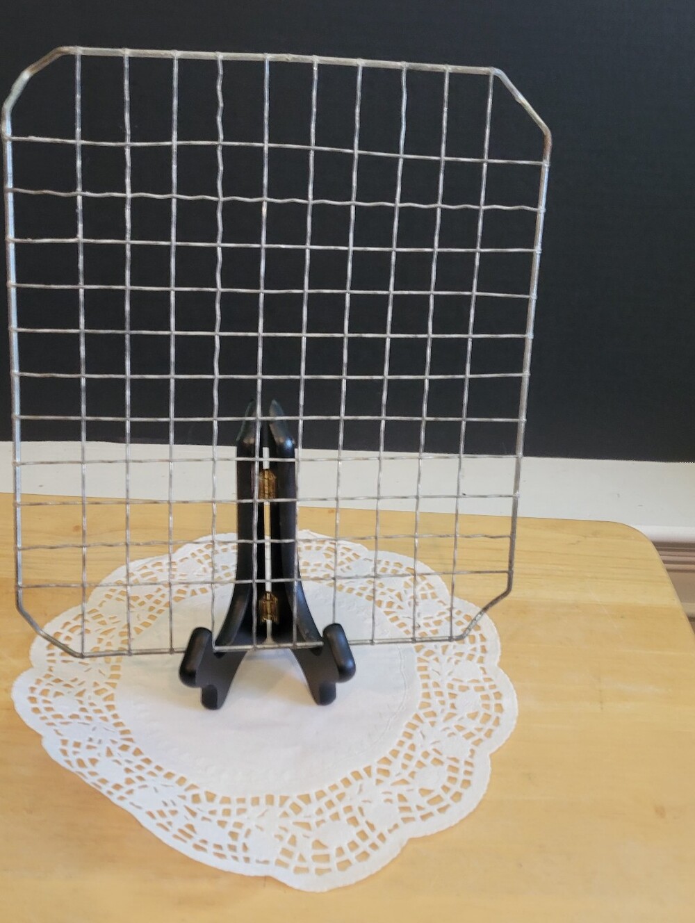 Vintage Small Wire Rack Grid Design